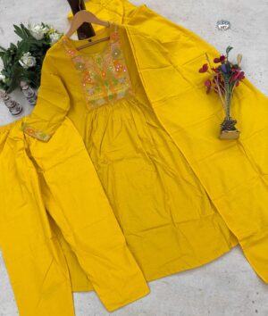 Traditional Kurti Set - Image 7