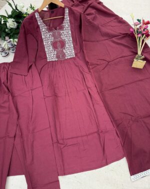 Traditional Kurti Set - Image 4