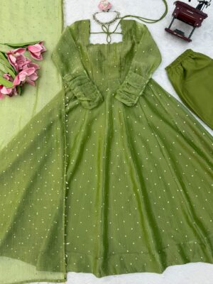 Gown Set - Image 11
