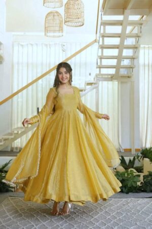 Gown Set - Image 5