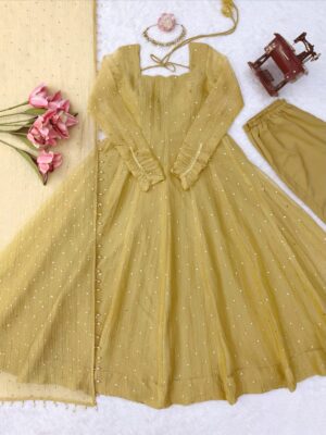 Gown Set - Image 9