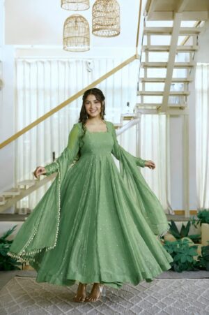 Gown Set - Image 17