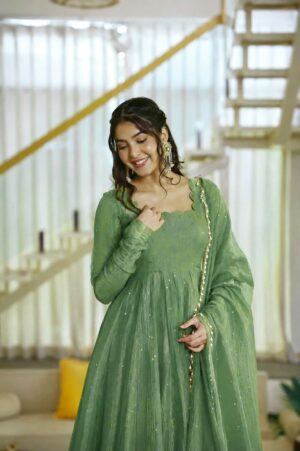 Gown Set - Image 8
