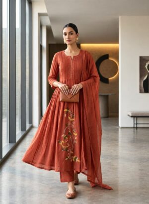 Gown Set - Image 3