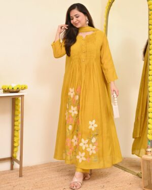 Kurta Pants With Duppata - Image 16