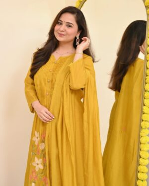 Kurta Pants With Duppata - Image 15