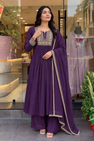 Mehrab Suit Set - Image 13