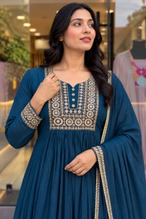 Mehrab Suit Set - Image 12